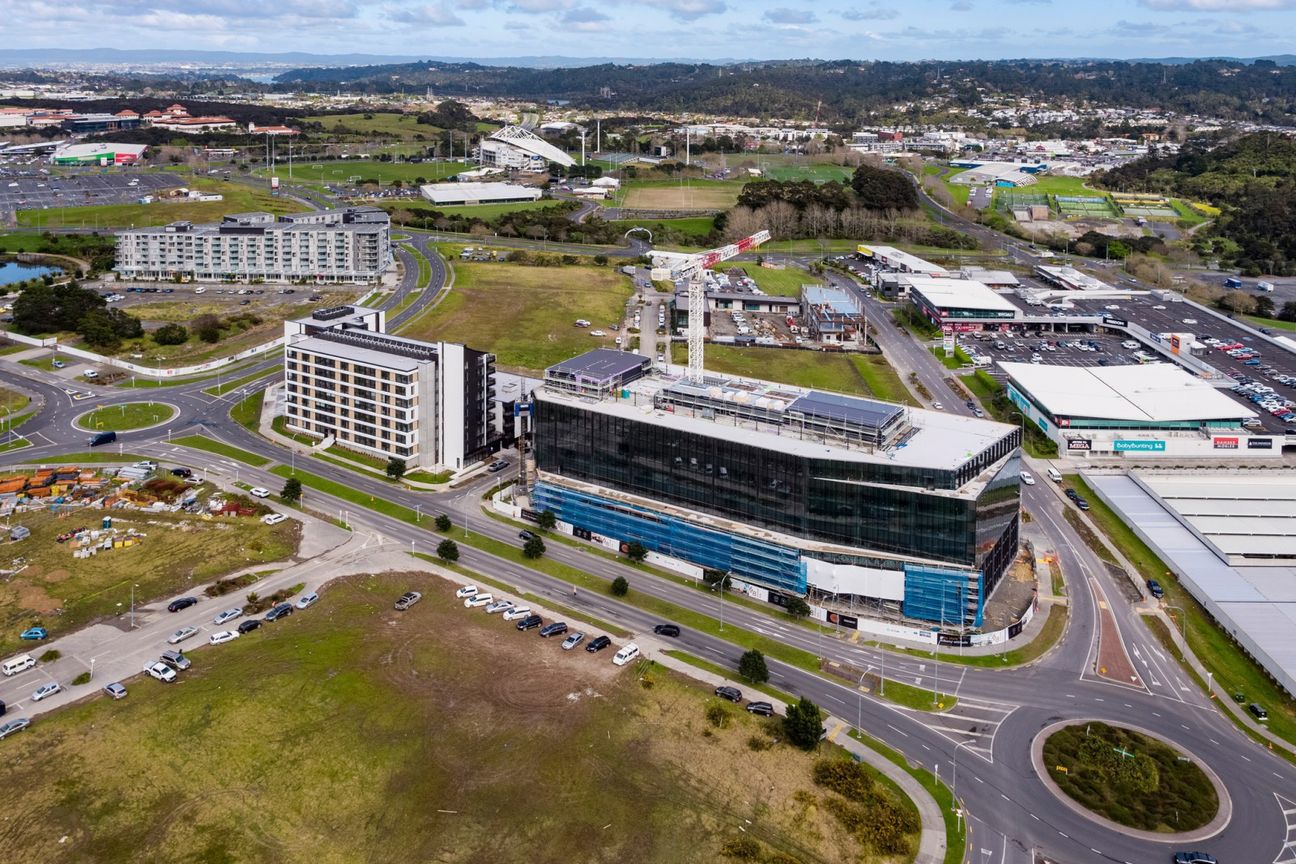 Neighbour with Auckland Council - Altro