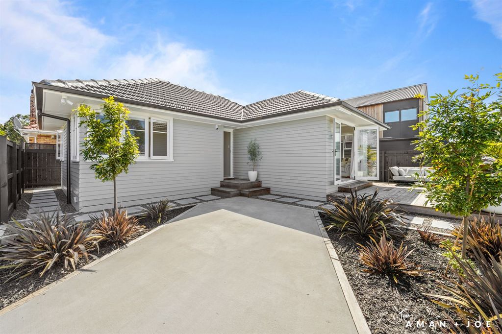 Property value 65B Neil Avenue, Te Atatu Peninsula realestate.co.nz