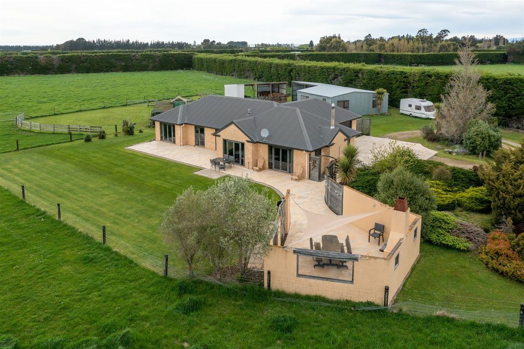 Property value 219 Amberley Beach Road, Amberley realestate.co.nz