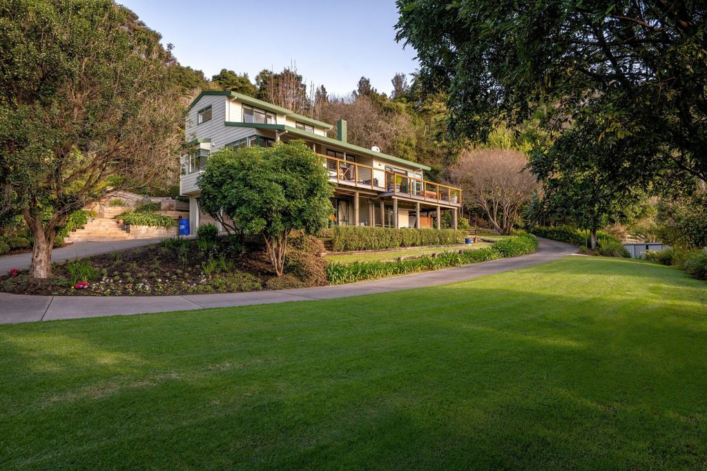 Property value 71 Paparoa Road, Wainui realestate.co.nz