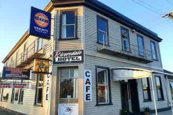 Freehold Going Concern with circa 17% yield