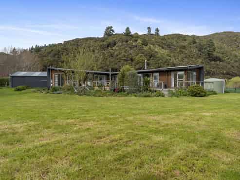438 Whitemans Valley Road, Whitemans Valley