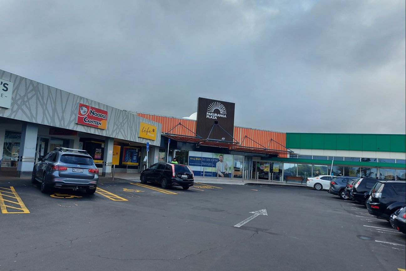 Multiple retail spaces available - Vista 4
