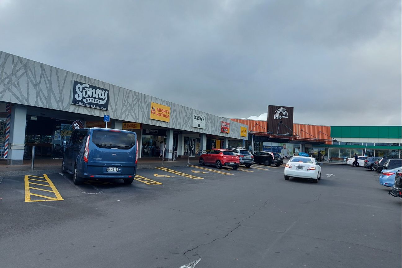 Multiple retail spaces available - Vista 3