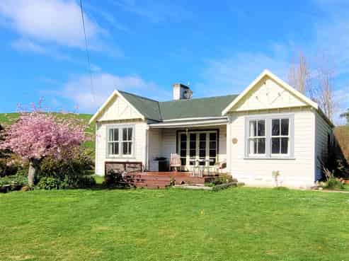 155 Cliffs Road, Maungati