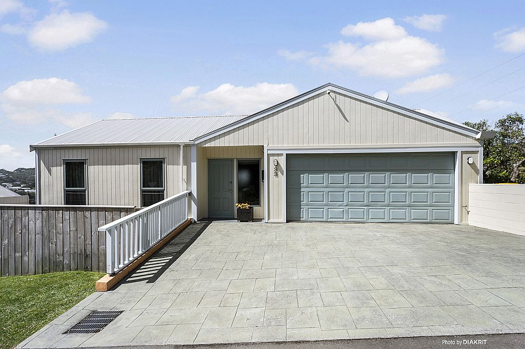Sold 33 Chartwell Drive, Crofton Downs realestate.co.nz
