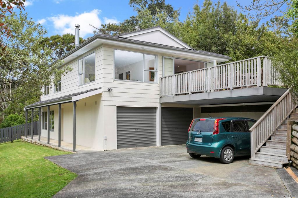 Property value 15 Stallard Place, Glen Eden realestate.co.nz
