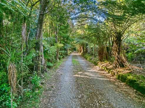 232 Hikuai School Road, Hikuai