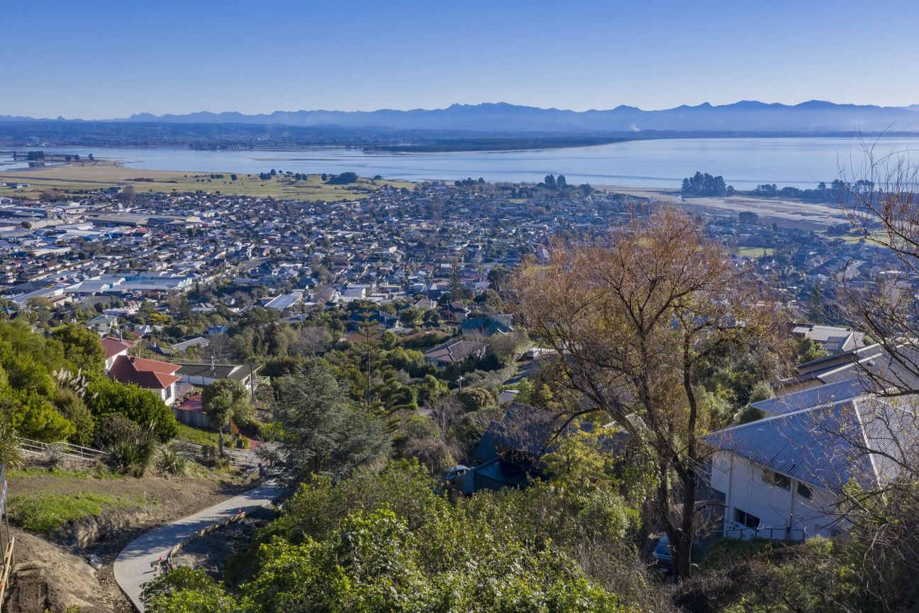 Windows Over Tasman Bay - Vista 3