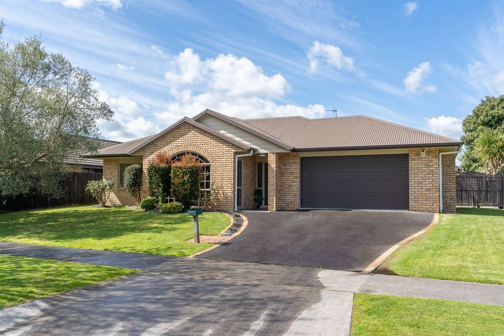 Property value 22 Farringdon Avenue, Rototuna North realestate.co.nz