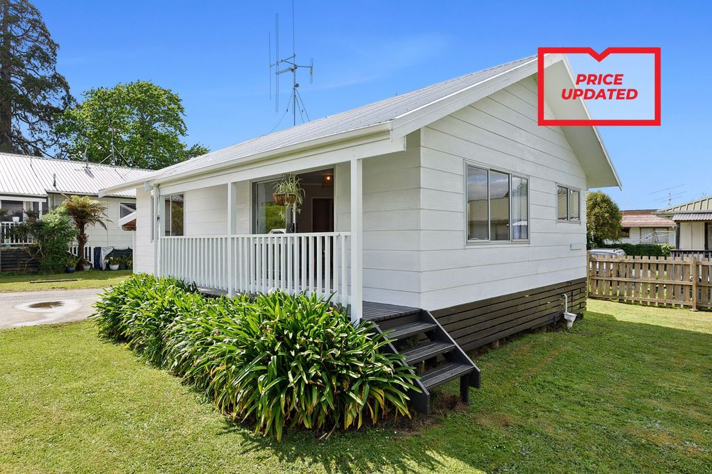 Property value 77A Lake Crescent, Hamilton Lake realestate.co.nz