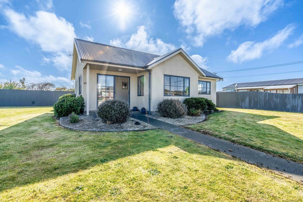 Property value 32 Napier Street, Riverton realestate.co.nz