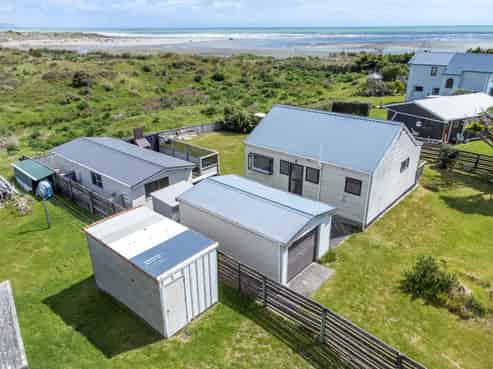 16 James Street, Waikawa Beach