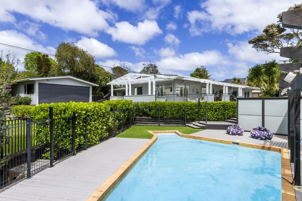 Property value 62 Rame Road, Greenhithe realestate.co.nz