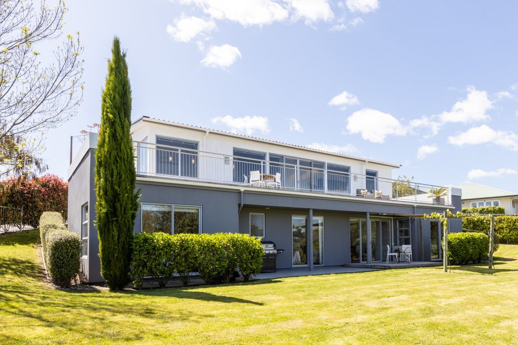 Property value 79 Hikanui Drive, Havelock North realestate.co.nz
