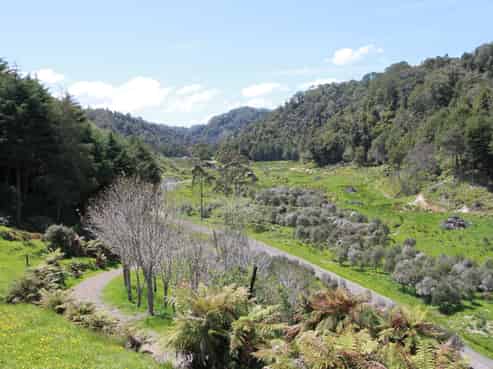 421 Hutiwai Road, Tongaporutu