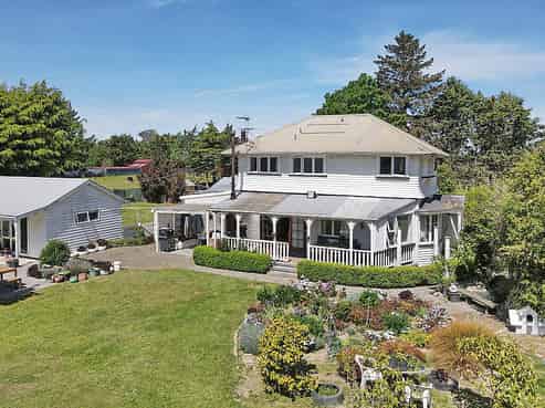 418 Two Chain Road, Burnham