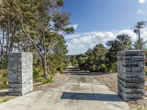 311 Okura River Road, Okura