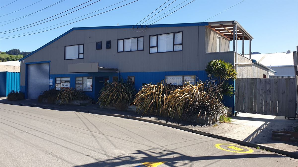 Workshop + Offices - 530 m² - Long & Short Term