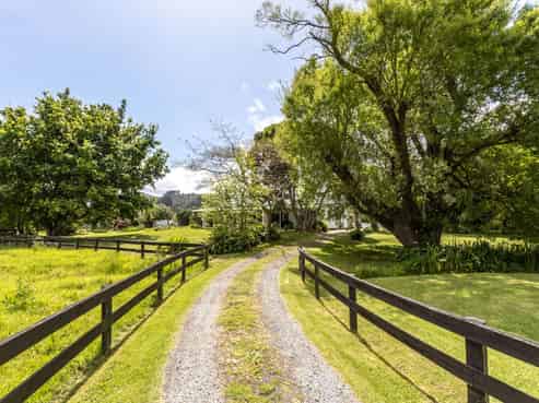 Jacaranda Lodge, 3195 Tiki Road, Coromandel