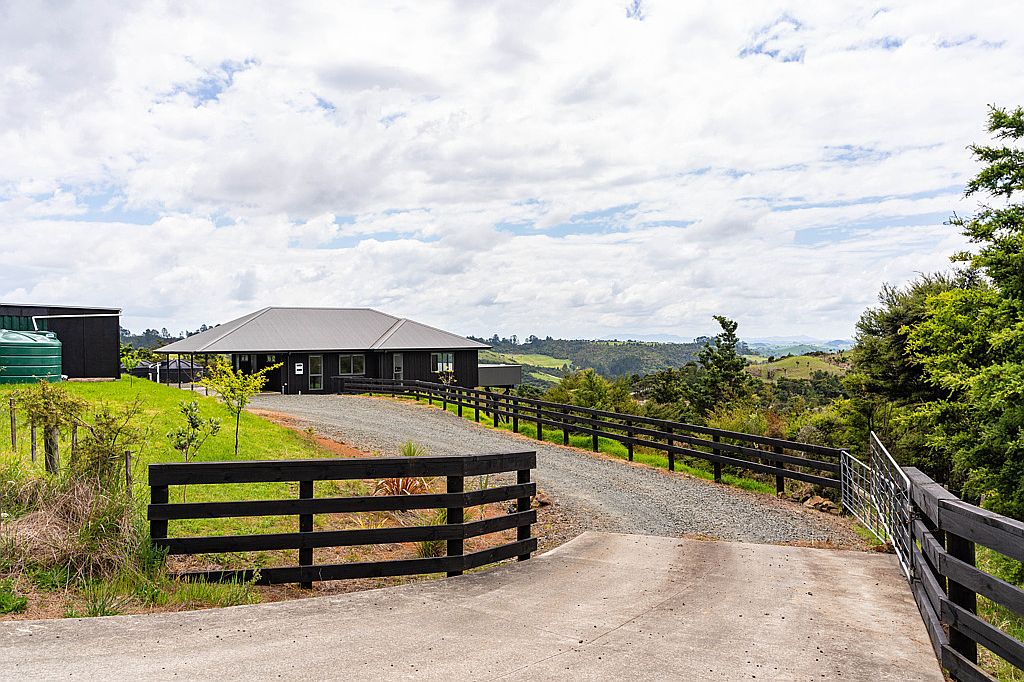 Property value 827 Tinopai Road, Tinopai realestate.co.nz