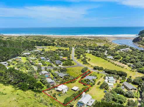 258 Bethells Road, Bethells Beach