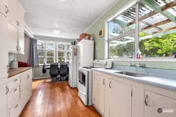 1248 High Street, Taita