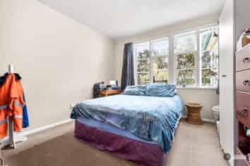 1248 High Street, Taita