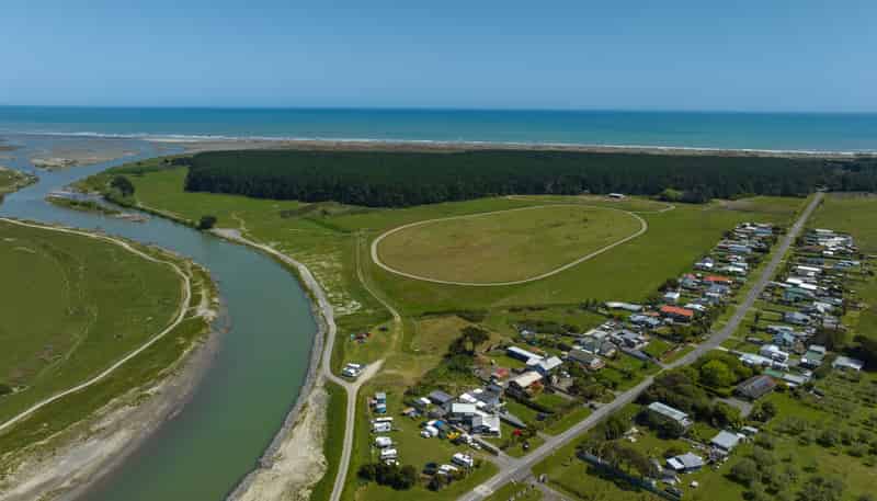 1951 Parewanui Road, Bulls