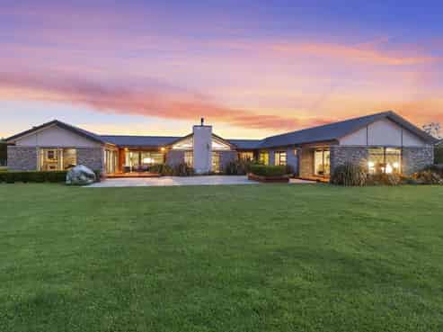 818 Birch Hill Road, Okuku