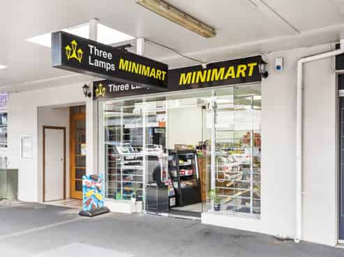 Three Lamps retail: new five-year lease