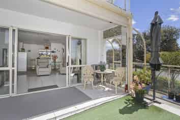 1a/268 Onewa Road, Birkenhead