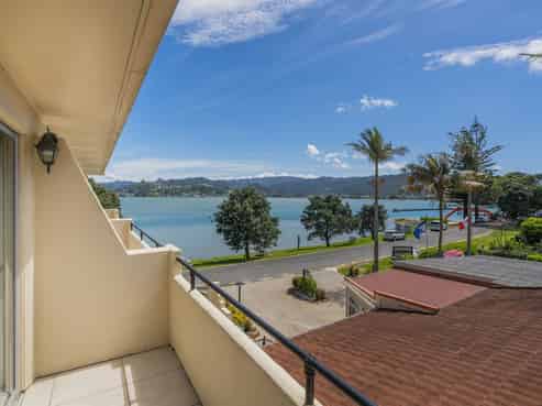 3/10 The Esplanade, Tairua