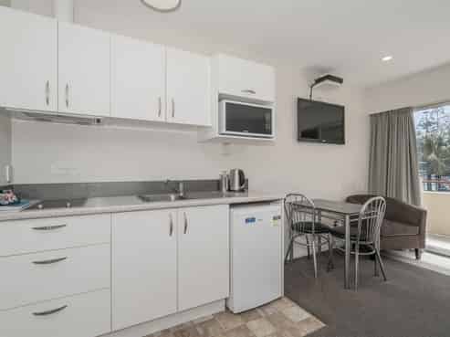 3/10 The Esplanade, Tairua