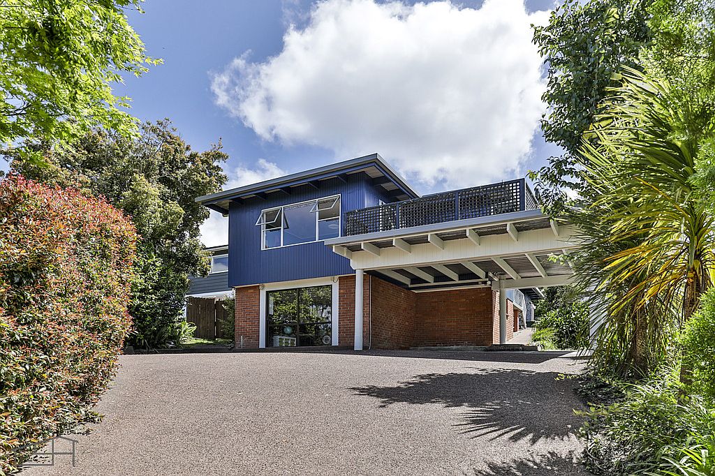 Sold 58 Daffodil Street, Titirangi realestate.co.nz