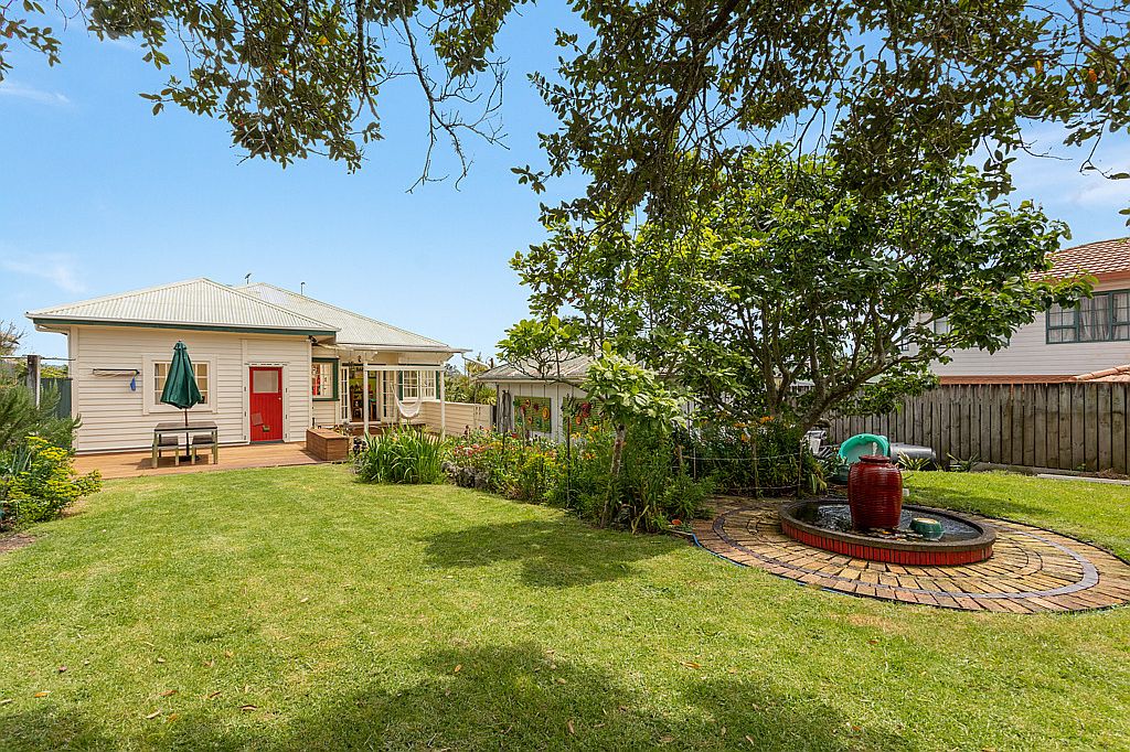 Property value 176 Carrington Road, Mount Albert realestate.co.nz