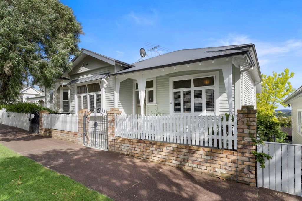 Property value 121 Crummer Road, Grey Lynn realestate.co.nz