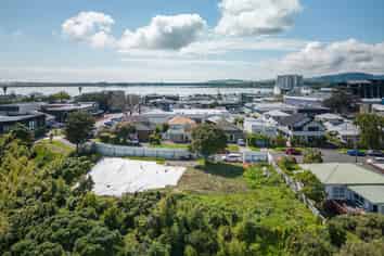 Residential development opportunity - Water views!
