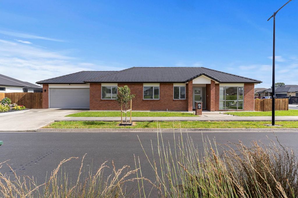 Sold 2 Wellfield Drive, Papakura realestate.co.nz