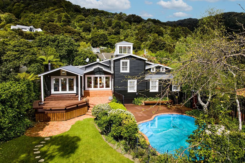 Property value 59 Cheviot Road, Lowry Bay realestate.co.nz