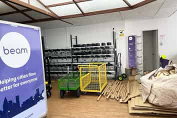 Ground floor warehousing in Newton!