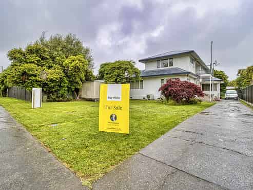 1008 Frederick Street West, Mahora