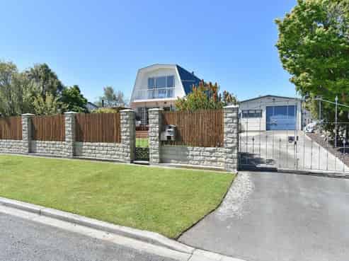 106 Dunns Avenue, The Pines Beach