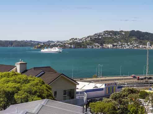 14 Curnow Way, Kaiwharawhara
