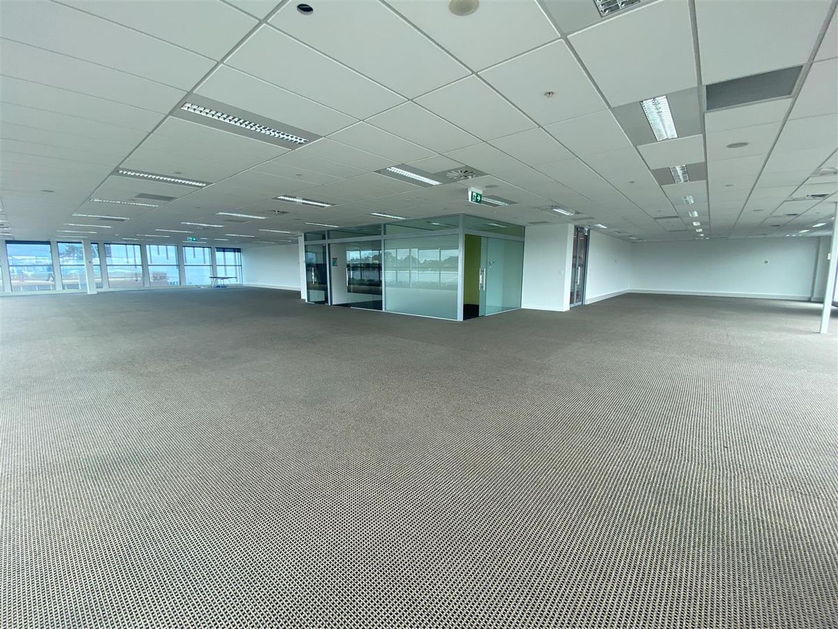 Large Business? Your new office awaits! - Vista 5