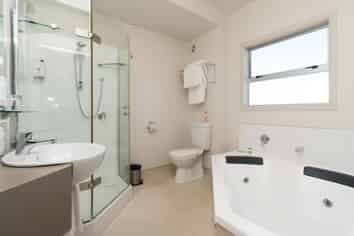 Well Located Quality Motel - 18 Suites