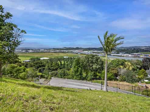 2C Jessie Street, Parahaki