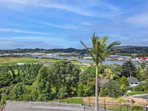 2C Jessie Street, Parahaki
