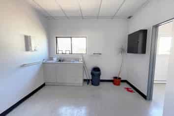 GLEN EDEN SHOP FOR LEASE
