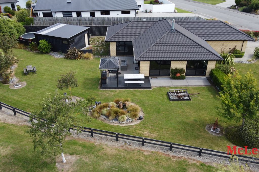 Sold 1 Torbay Avenue, Huntingdon/Lake Hood realestate.co.nz